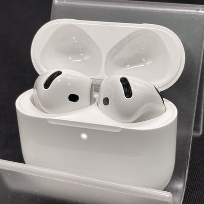 【中古】AirPods 4 MXP93J/A（アクティブノイズキャンセリング搭載）【秋葉原】