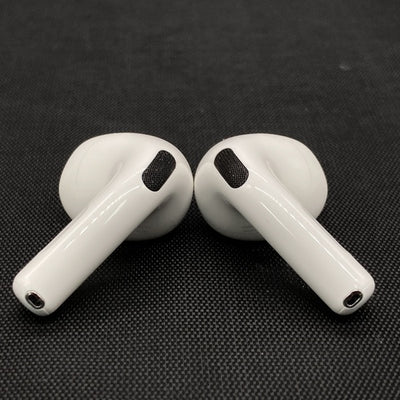 【中古】AirPods 4 MXP93J/A（アクティブノイズキャンセリング搭載）【秋葉原】