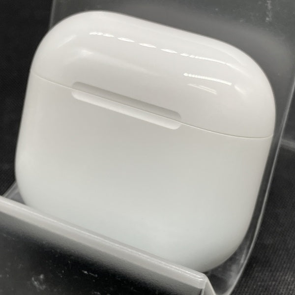 【中古】AirPods 4 MXP93J/A（アクティブノイズキャンセリング搭載）【秋葉原】