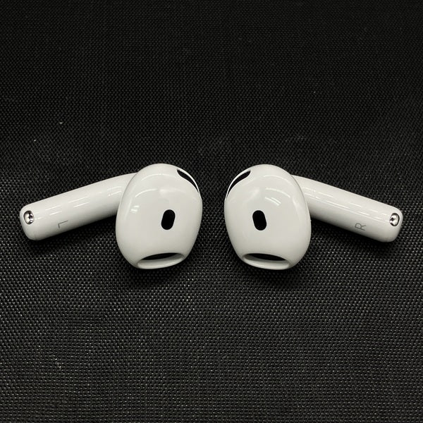 【中古】AirPods 4 MXP93J/A（アクティブノイズキャンセリング搭載）【秋葉原】