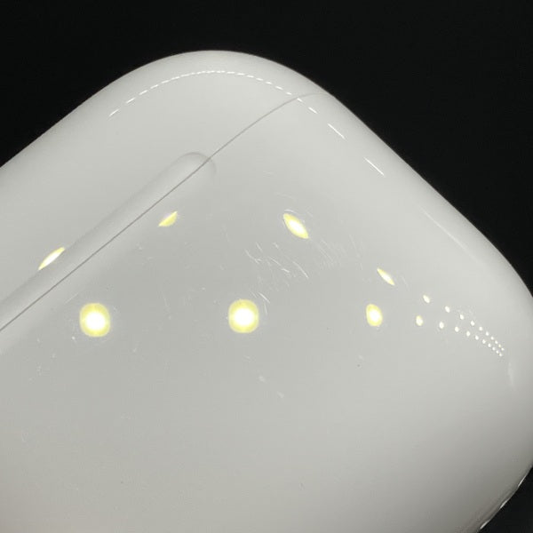 【中古】AirPods 4 MXP93J/A（アクティブノイズキャンセリング搭載）【秋葉原】