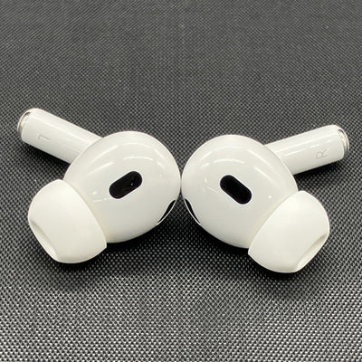 【中古】MagSafe充電ケース(USB-C)付きAirPods Pro(第2世代) MTJV3JA【秋葉原】