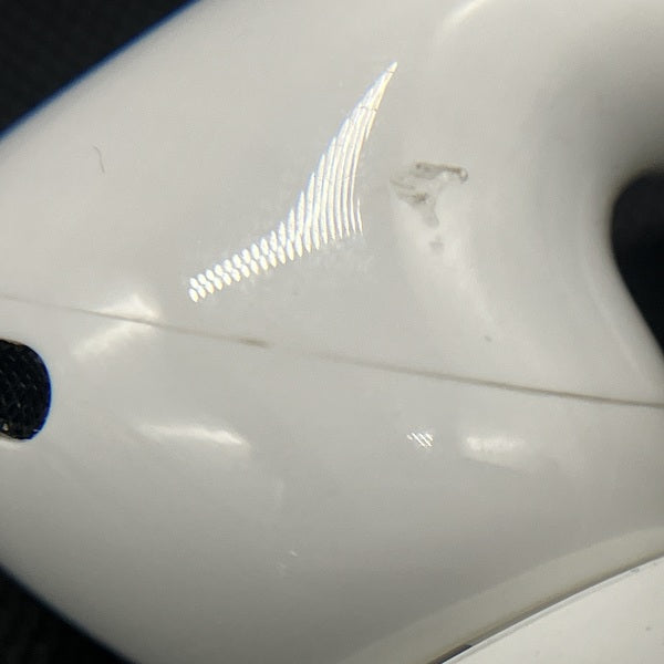 【中古】MagSafe充電ケース(USB-C)付きAirPods Pro(第2世代) MTJV3JA【秋葉原】