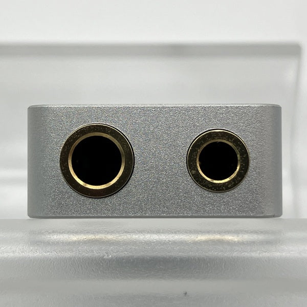 【中古】UA4 シルバー【日本橋】