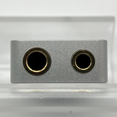 【中古】UA4 シルバー【日本橋】