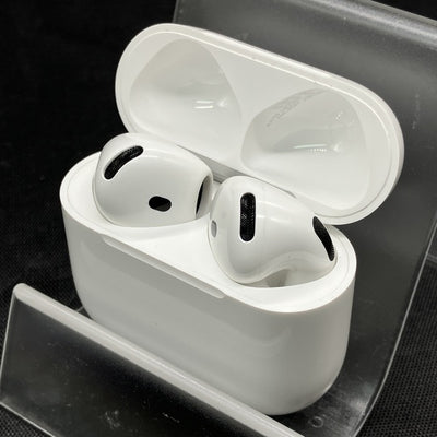 【中古】AirPods 4 MXP93J/A（アクティブノイズキャンセリング搭載）【秋葉原】