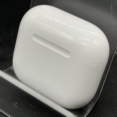 【中古】AirPods 4 MXP93J/A（アクティブノイズキャンセリング搭載）【秋葉原】