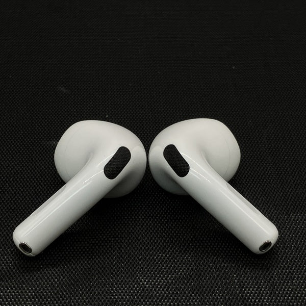 【中古】AirPods 4 MXP93J/A（アクティブノイズキャンセリング搭載）【秋葉原】