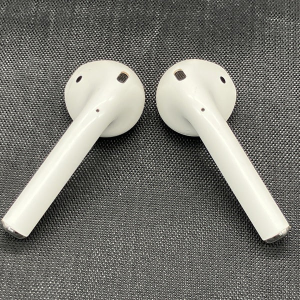 【中古】AirPods with Charging Case MV7N2J/A【日本橋】