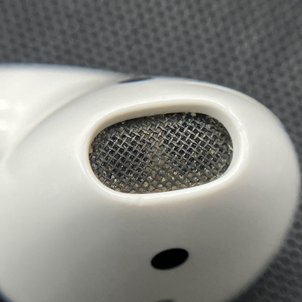 【中古】AirPods with Charging Case MV7N2J/A【日本橋】