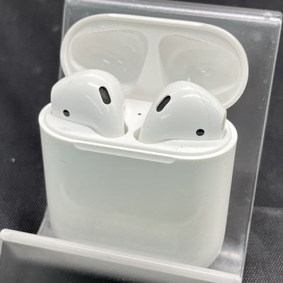 【中古】AirPods with Charging Case MV7N2J/A【秋葉原】