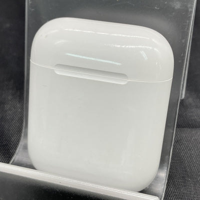 【中古】AirPods with Charging Case MV7N2J/A【秋葉原】