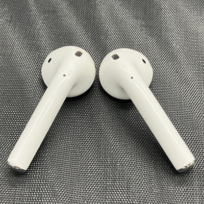 【中古】AirPods with Charging Case MV7N2J/A【秋葉原】