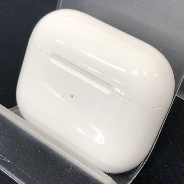 Apple 【中古】AirPods 充電ケース (第3世代)【秋葉原】 – e