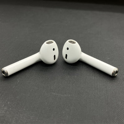 【中古】AirPods with Charging Case MV7N2J/A【秋葉原】