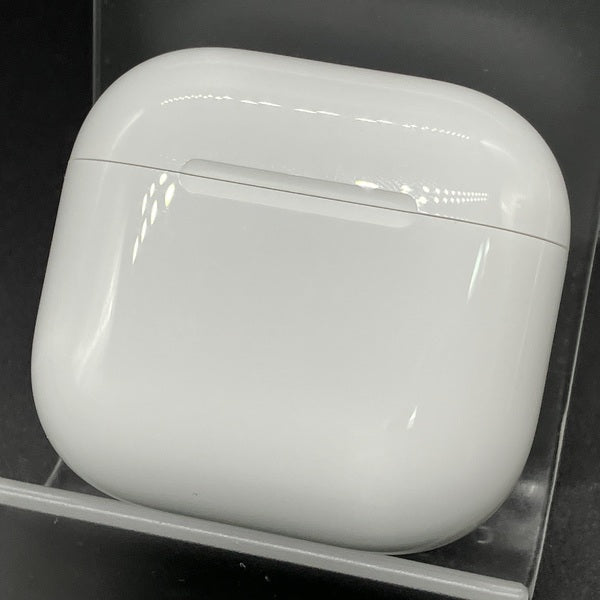【中古】AirPods 4 MXP93J/A（アクティブノイズキャンセリング搭載）【秋葉原】