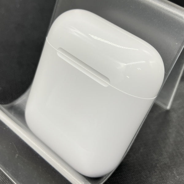 【中古】AirPods with Charging Case MV7N2J/A【秋葉原】