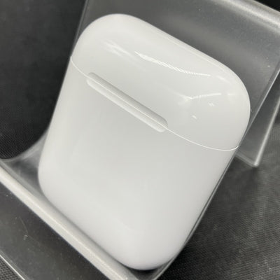 【中古】AirPods with Charging Case MV7N2J/A【秋葉原】