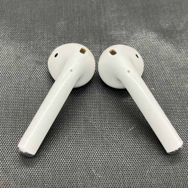 【中古】AirPods with Charging Case MV7N2J/A【秋葉原】