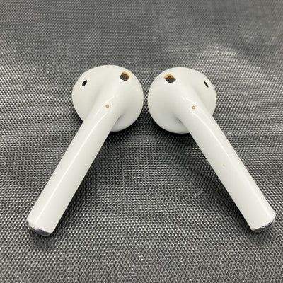 【中古】AirPods with Charging Case MV7N2J/A【秋葉原】
