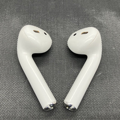 【中古】AirPods with Charging Case MV7N2J/A【秋葉原】