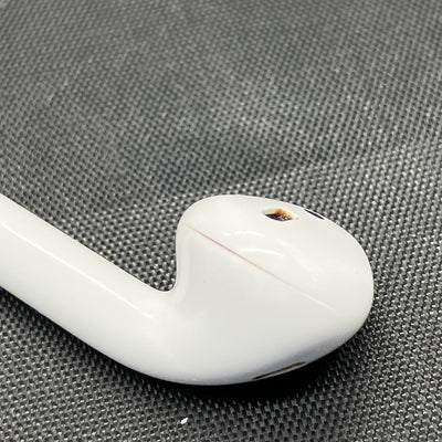【中古】AirPods with Charging Case MV7N2J/A【秋葉原】