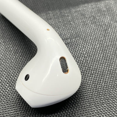 【中古】AirPods with Charging Case MV7N2J/A【秋葉原】