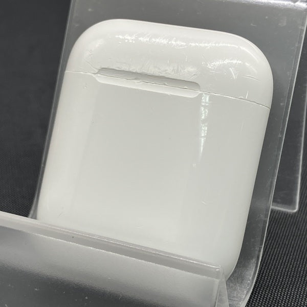 【中古】AirPods with Charging Case MV7N2J/A【秋葉原】