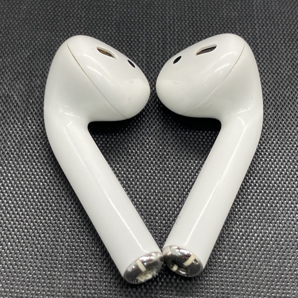 【中古】AirPods with Charging Case MV7N2J/A【秋葉原】
