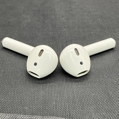 【中古】AirPods with Charging Case MV7N2J/A【秋葉原】