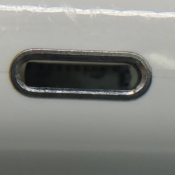 【中古】AirPods with Charging Case MV7N2J/A【秋葉原】