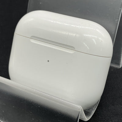 【中古】AirPods Lightning 充電ケース (第3世代)【秋葉原】