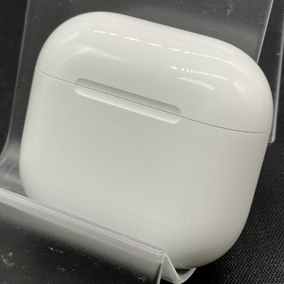 【中古】AirPods 4 MXP93J/A（アクティブノイズキャンセリング搭載）【秋葉原】