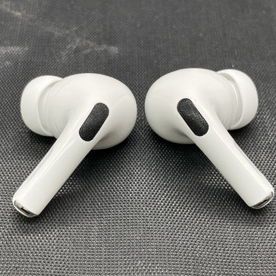【中古】MagSafe充電ケース(USB-C)付きAirPods Pro(第2世代) MTJV3JA【秋葉原】