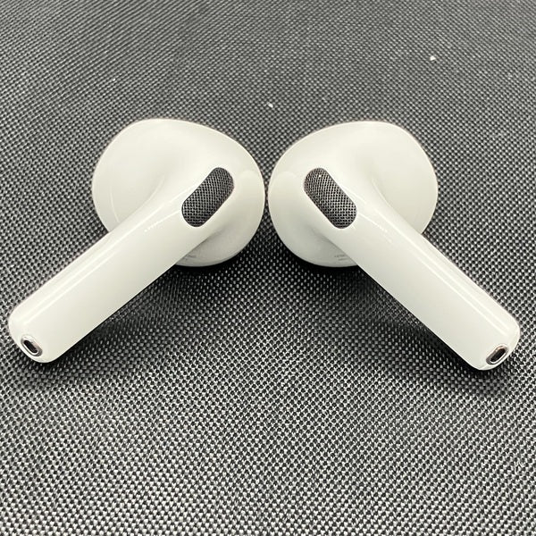 【中古】AirPods 4 MXP93J/A（アクティブノイズキャンセリング搭載）【日本橋】