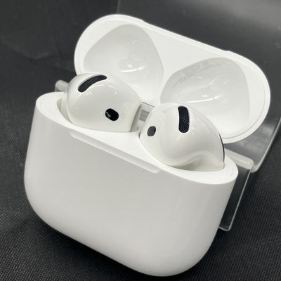 【中古】AirPods 4 MXP93J/A（アクティブノイズキャンセリング搭載）【秋葉原】