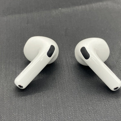 【中古】AirPods 4 MXP93J/A（アクティブノイズキャンセリング搭載）【秋葉原】