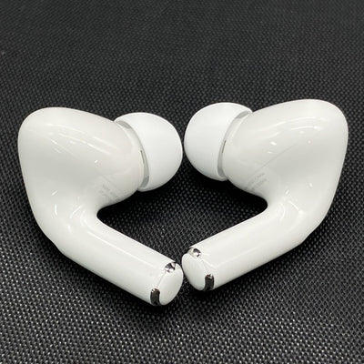 【中古】MagSafe充電ケース(USB-C)付きAirPods Pro(第2世代) MTJV3JA【秋葉原】