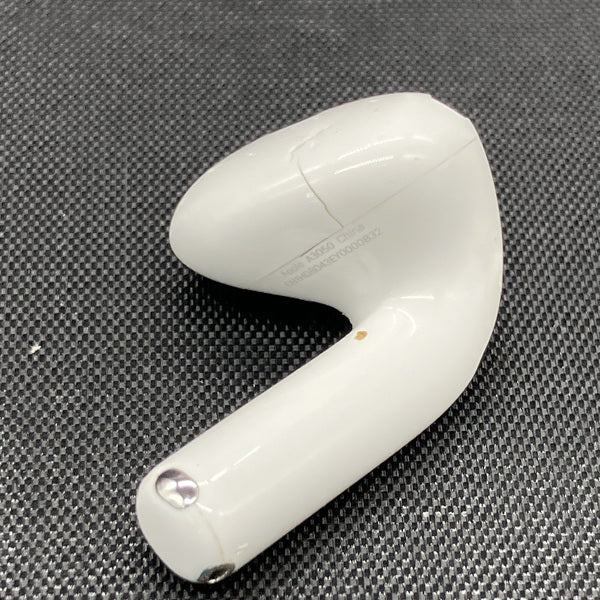 【中古】AirPods 4 (R側)【日本橋】