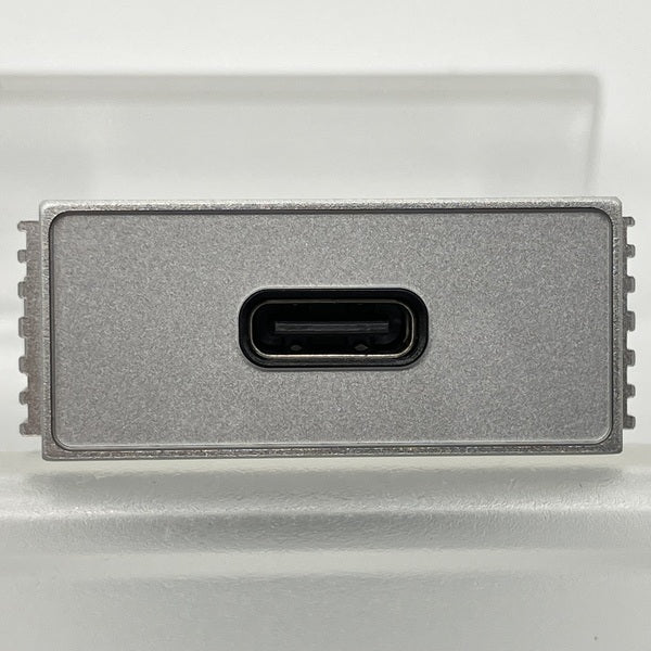 【中古】UA6 Silver【秋葉原】