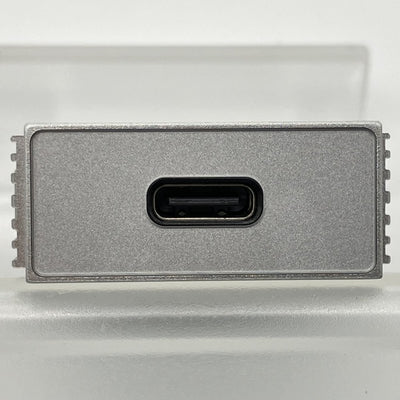【中古】UA6 Silver【秋葉原】
