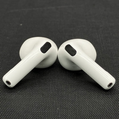 【中古】AirPods 4 MXP93J/A（アクティブノイズキャンセリング搭載）【秋葉原】