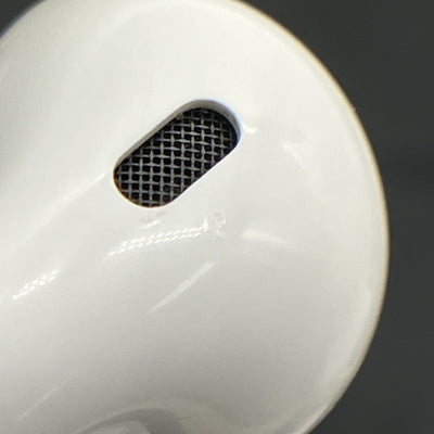 【中古】AirPods with Charging Case MV7N2J/A【秋葉原】