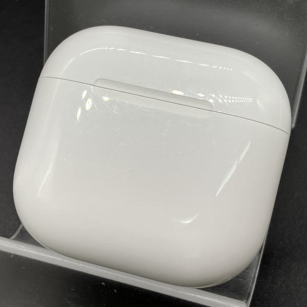 【中古】AirPods 4 MXP93J/A（アクティブノイズキャンセリング搭載）【秋葉原】