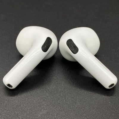【中古】AirPods 4 MXP93J/A（アクティブノイズキャンセリング搭載）【秋葉原】
