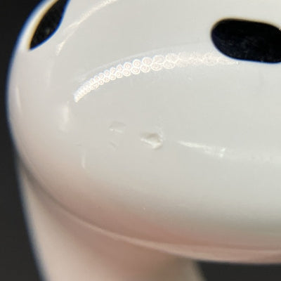 【中古】AirPods 4 MXP93J/A（アクティブノイズキャンセリング搭載）【秋葉原】