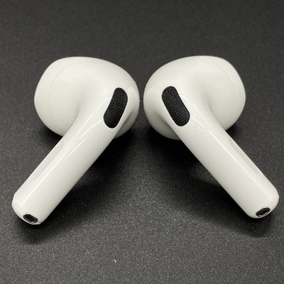 【中古】AirPods 4 MXP93J/A（アクティブノイズキャンセリング搭載）【秋葉原】