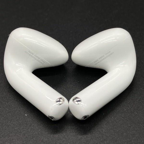 【中古】AirPods 4 MXP93J/A（アクティブノイズキャンセリング搭載）【秋葉原】