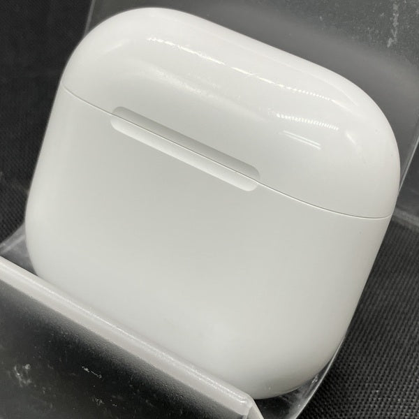 【中古】AirPods 4 MXP93J/A（アクティブノイズキャンセリング搭載）【秋葉原】