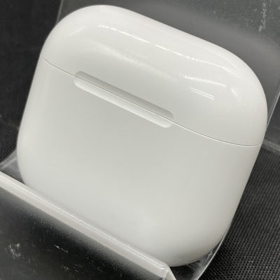 【中古】AirPods 4 MXP93J/A（アクティブノイズキャンセリング搭載）【秋葉原】